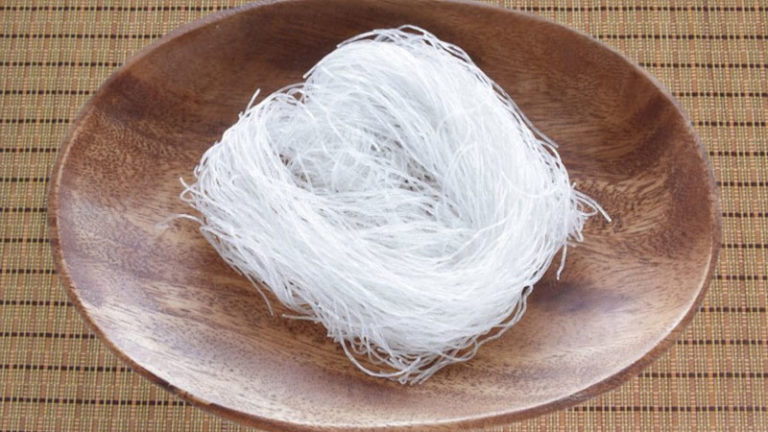 Фунчоза. Фото сайта https://edatomy.ru