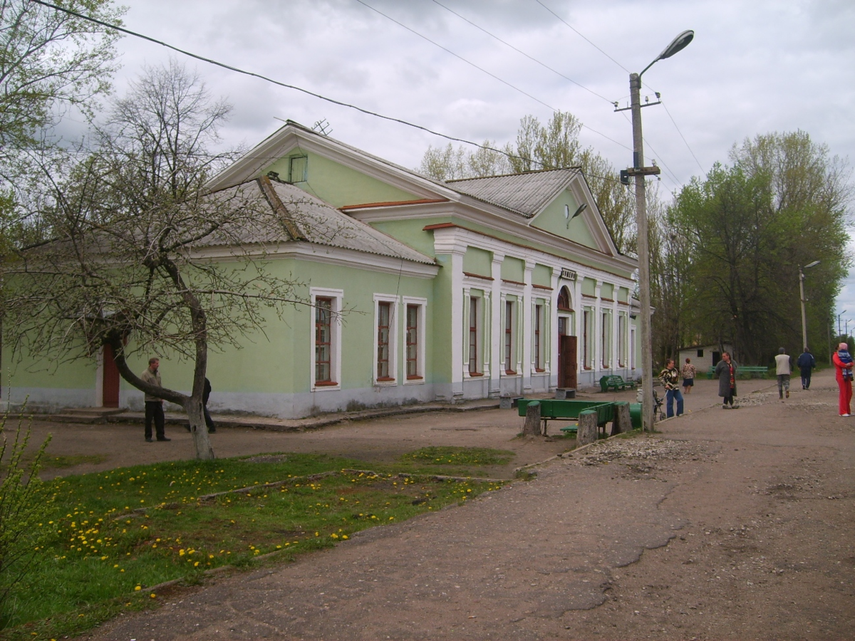 Случайно нашел в псковской глуши едва ли не лучший вокзал РЖД. Его  отреставрировали тайком (ФОТО) | 1520. Все о ж/д | Дзен