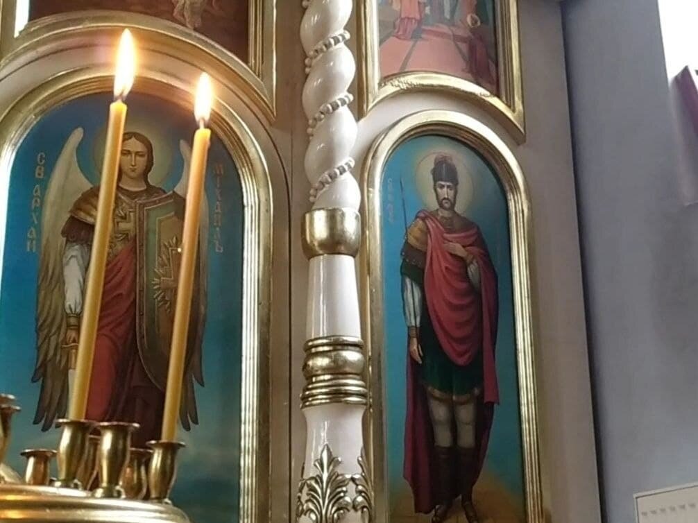 О том, что следует поставить свечечку в Доме божьем, знает каждый. А вот перед каким образом это нужно делать первоочередно, мало кому известно! 