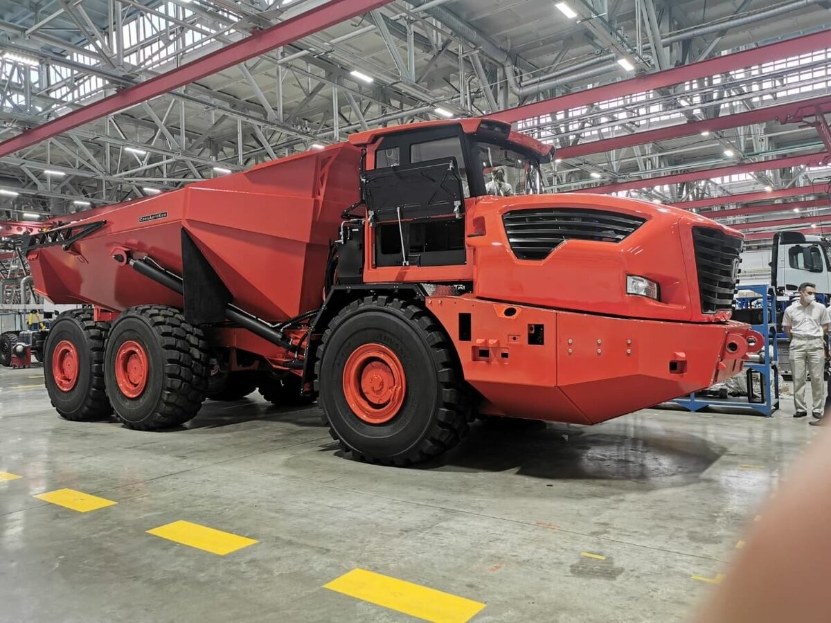 Геркулес с полностью собранной кабиной. 