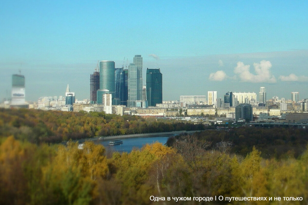 Считается, что открывающиеся отсюда виды помогают забыть обрушившиеся на человека горести, а энергетика мест наполняет силой для новых свершений.