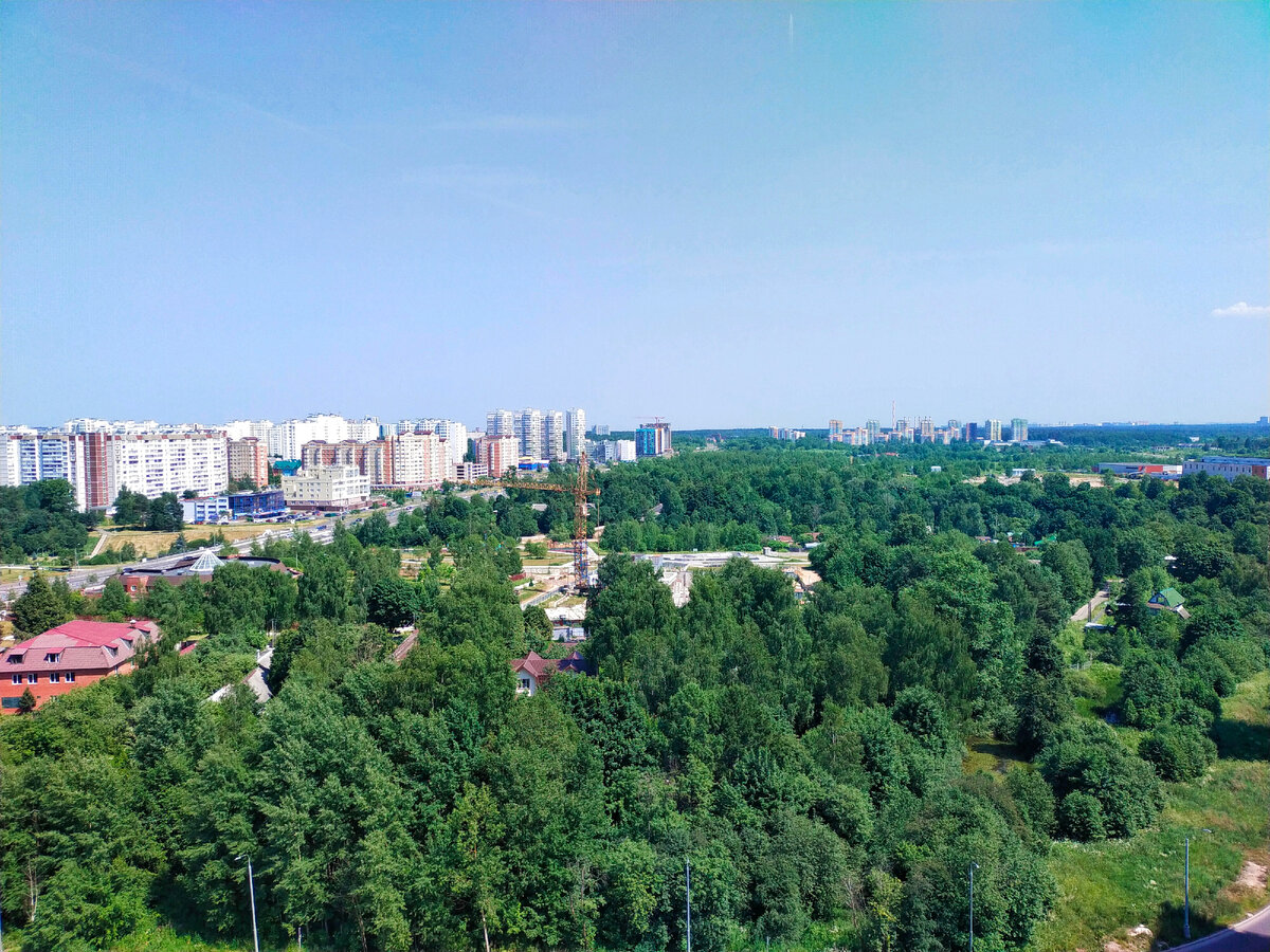 Прогулка по Зеленограду. Округ Москвы утопает в зелени, позволяет  искупаться и выпить кофе в «Русском лесу» | Алёнка-путешественница | Дзен