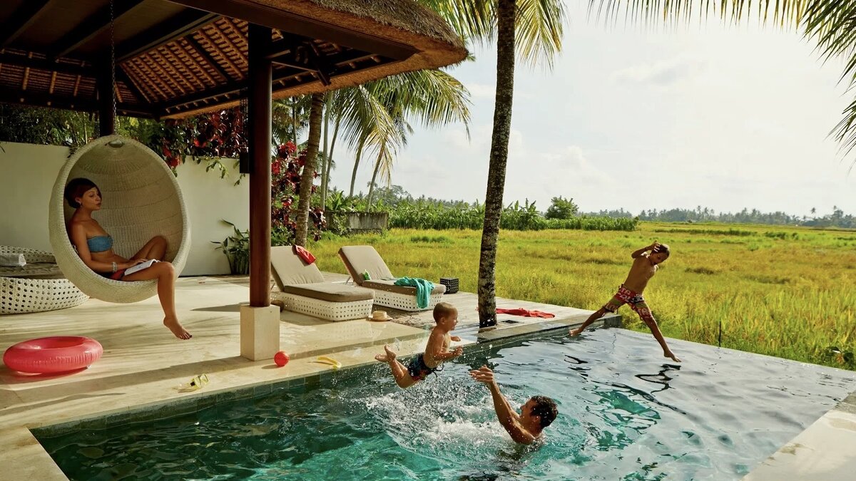 Реклама Airbnb 