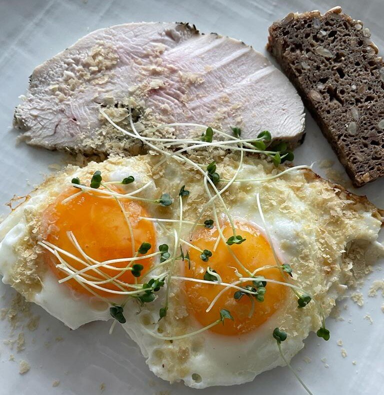 Чудесный натюрморт от Даши Третьяковой. Вот примерно таким и должно быть визуально соотношение белка, жиров и углеводов. 