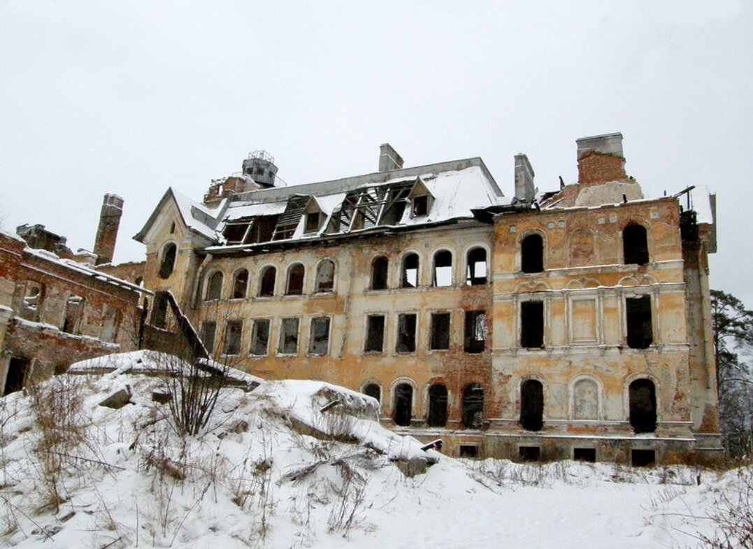 Разрушенное здание бывшей туберкулезной больницы. Фото из открытых источников.