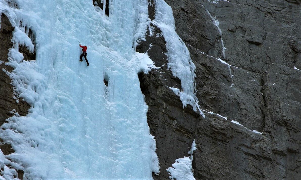 Скриншот из фильма "The Alpinist".