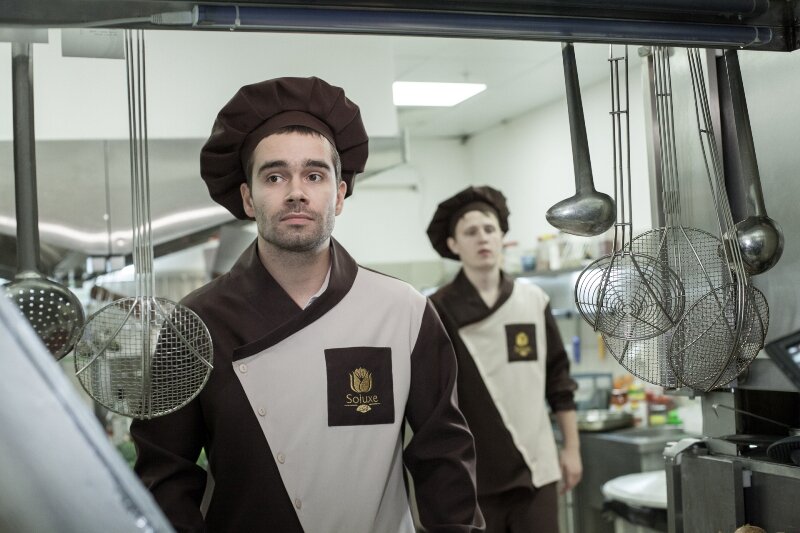 Вакантна жизнь шеф-повара фильм. Вакантна жизнь шеф-повара. Новая жизнь. Вакантна жизнь повара фильм постер. Жизнь шеф.