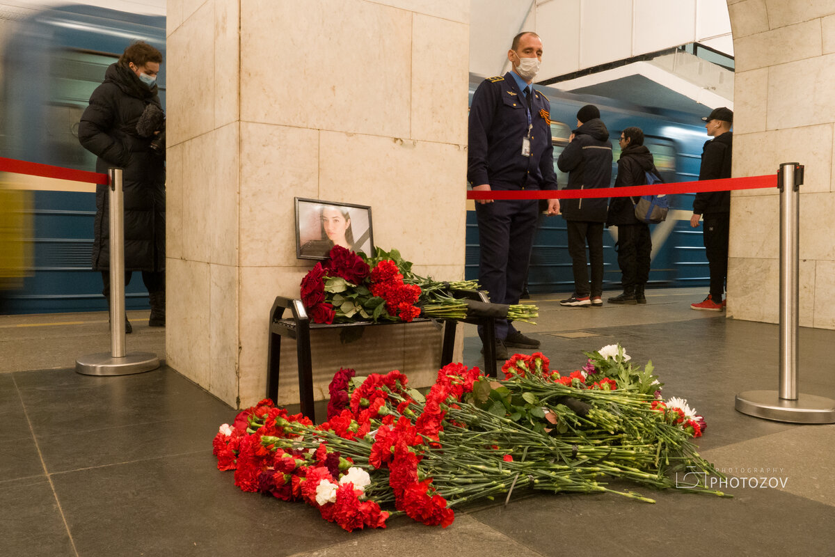 Теракт в метро технологический институт. Взрыв в метро Санкт Петербурга 2017. Теракт в СПБ Технологический институт. Годовщина теракта в метро.