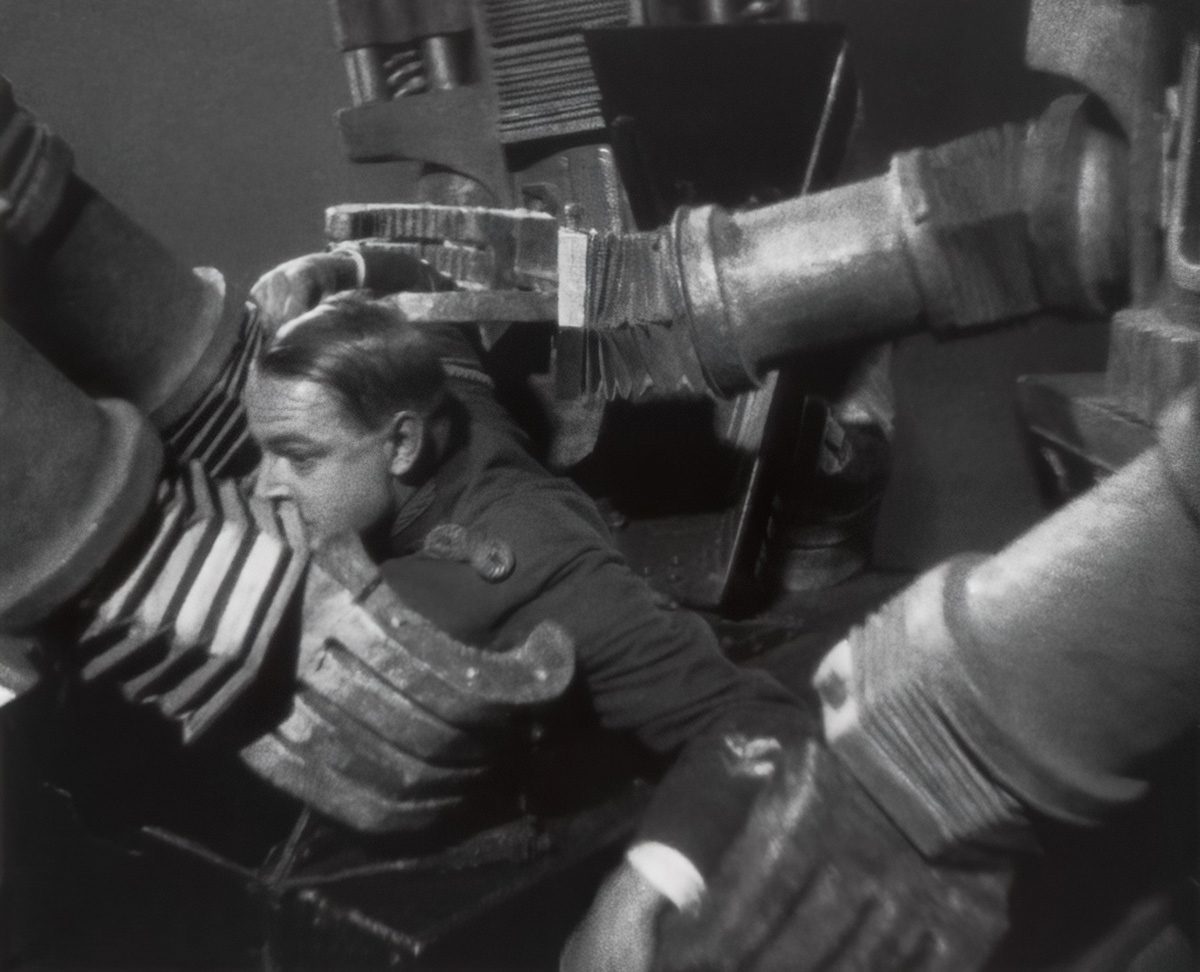 Кадр из фильма "Гибель сенсации" 