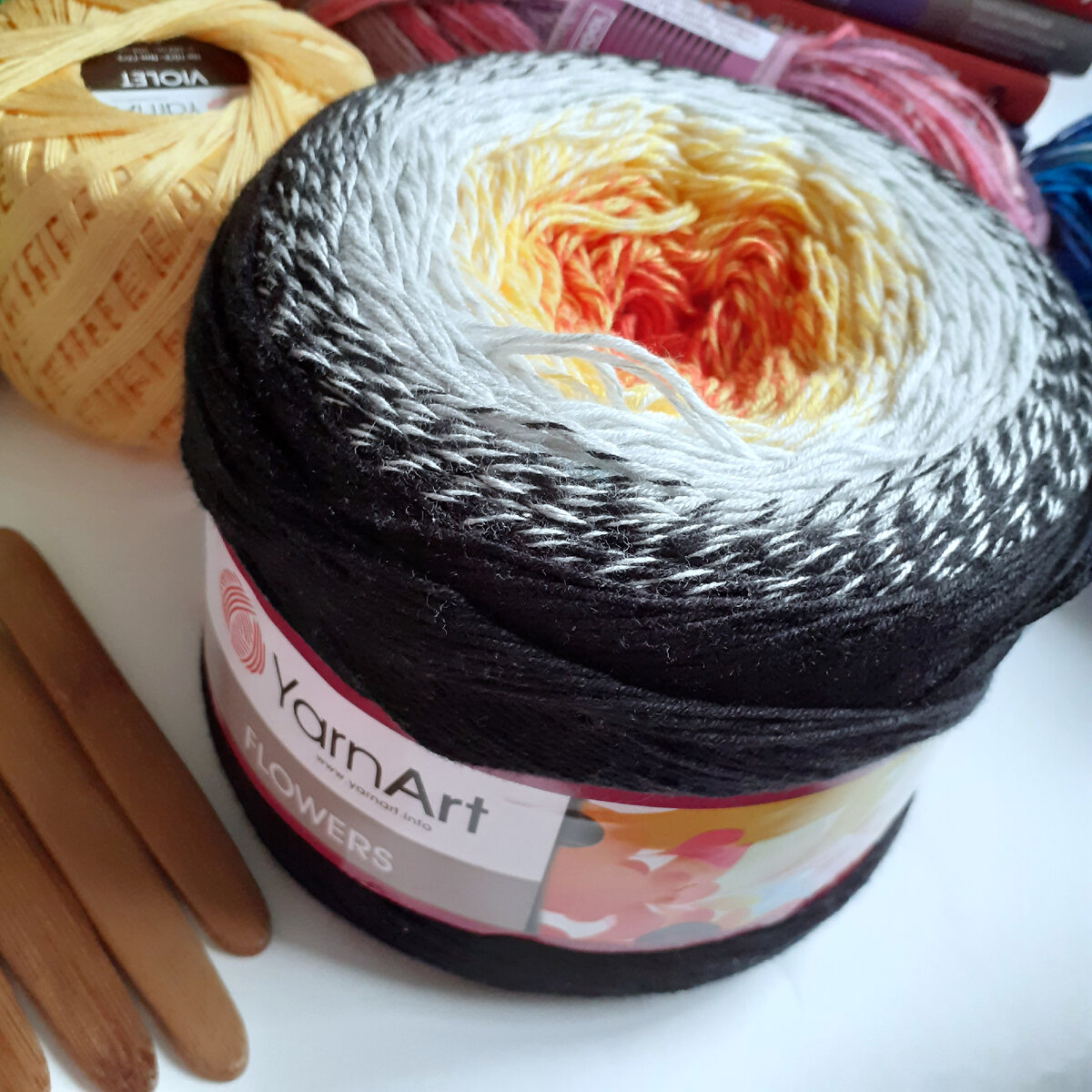 Из этого моточка вязала...