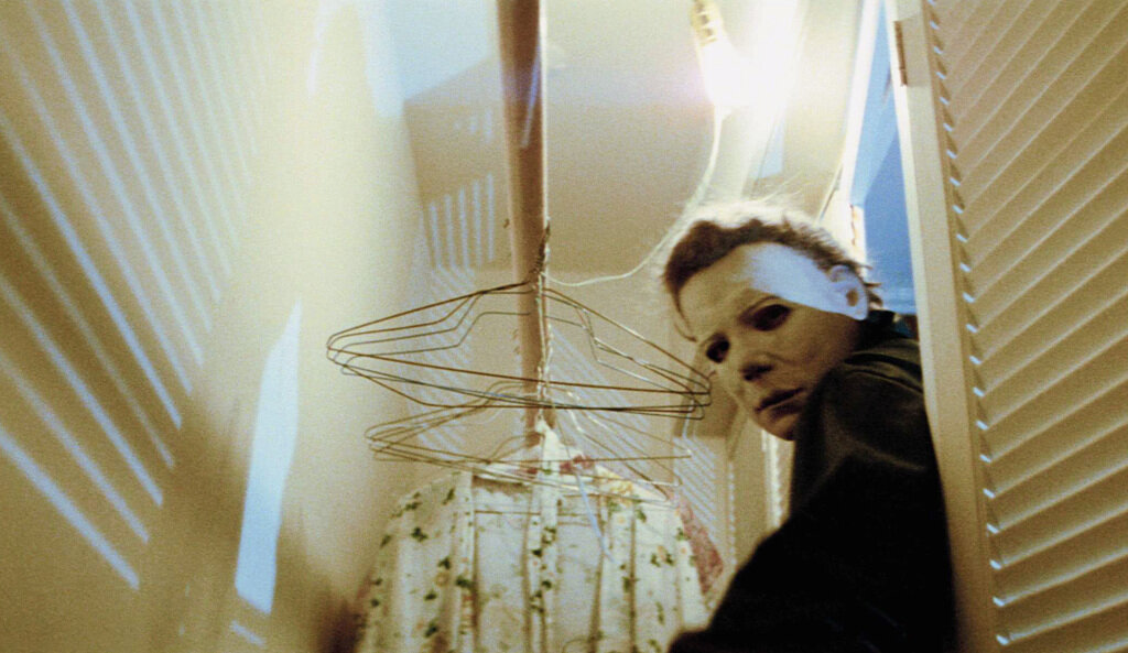 Кадр из фильма «Хэллоуин», реж. Джон Карпентер, 1978