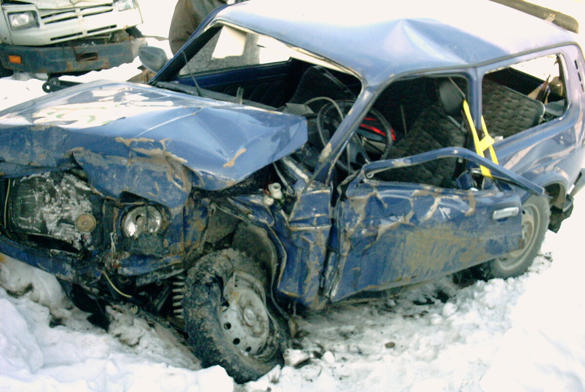 Машина на стоянке ГИБДД