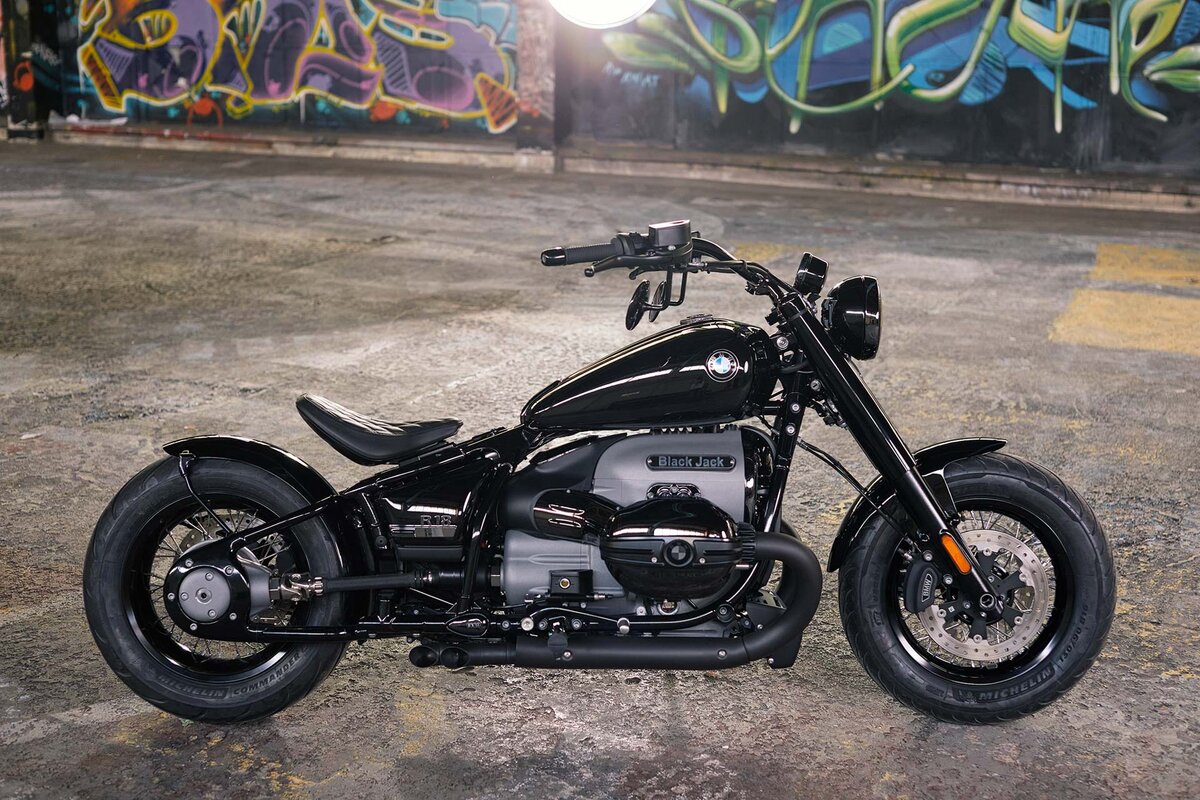 BMW R 18 Black Jack