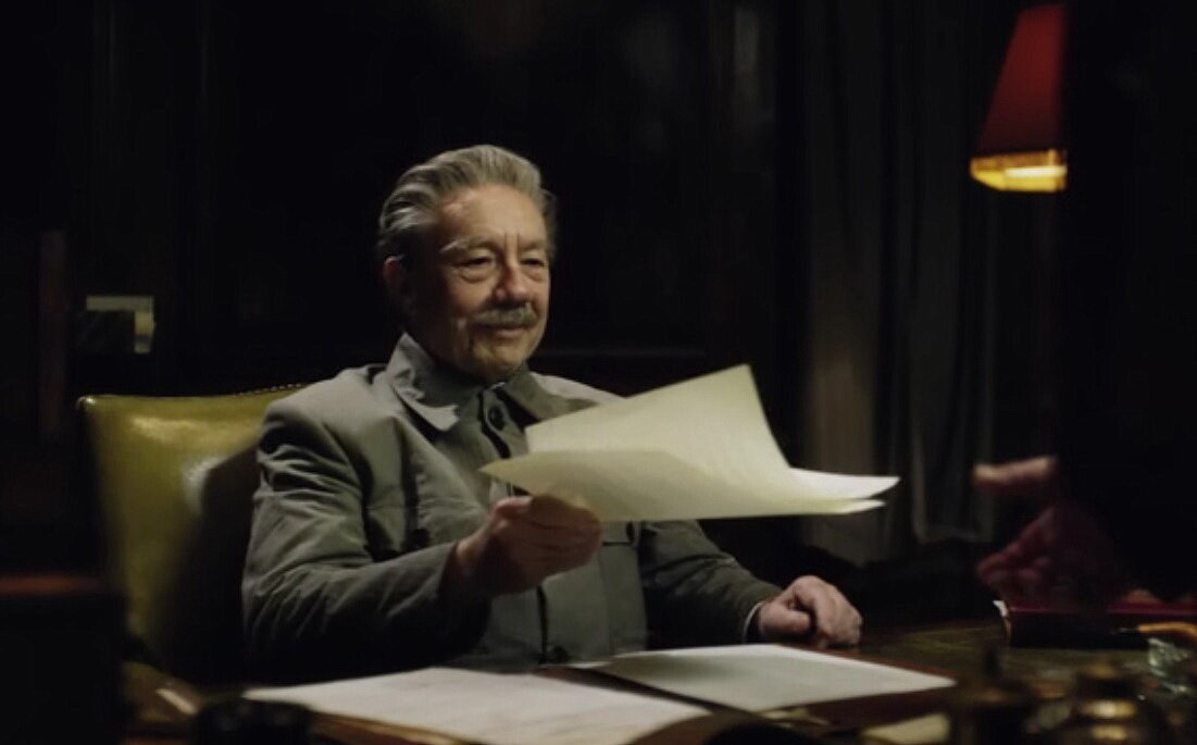 Киношного Сталина играет Эдриан Маклафлин. Кадр из фильма