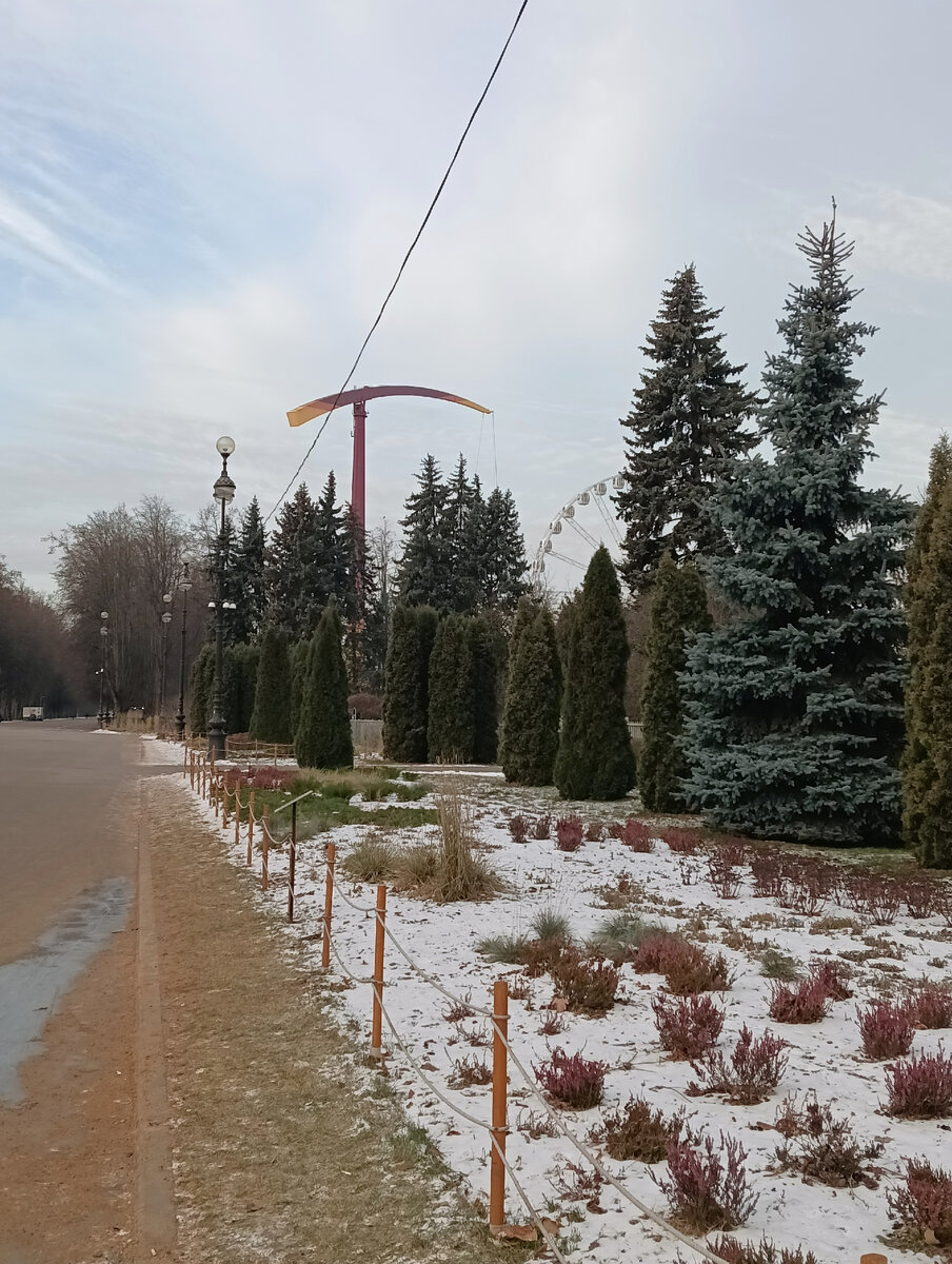 Фото автора, как и ВСЕ ниже. На входе в парк "Диво-остров".