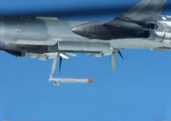    Пуск крылатой ракеты с бомбардировщика дальней авиации Mil.ru