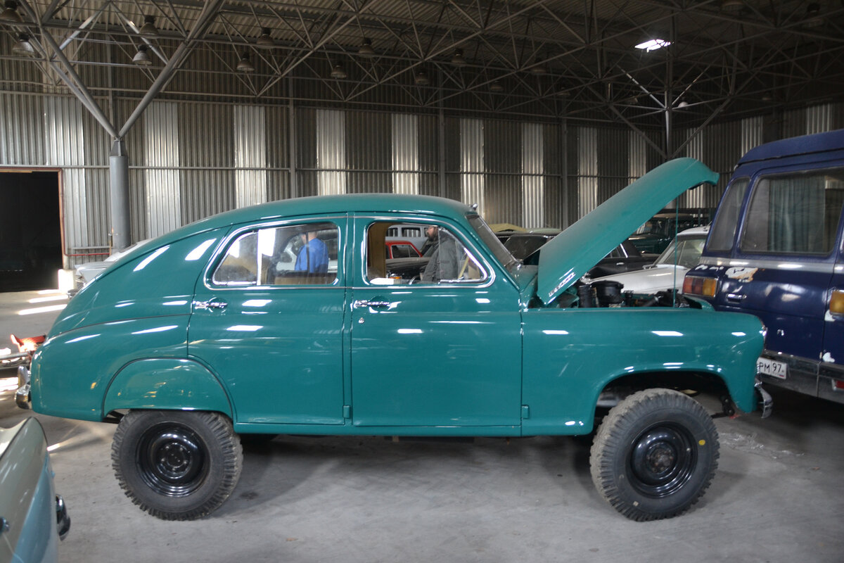 Восстановление автомобиля москва. Редкие автомобили СССР. Отреставрированные автомобили. Реставрация советских автомобилей. Старые отреставрированные машины.