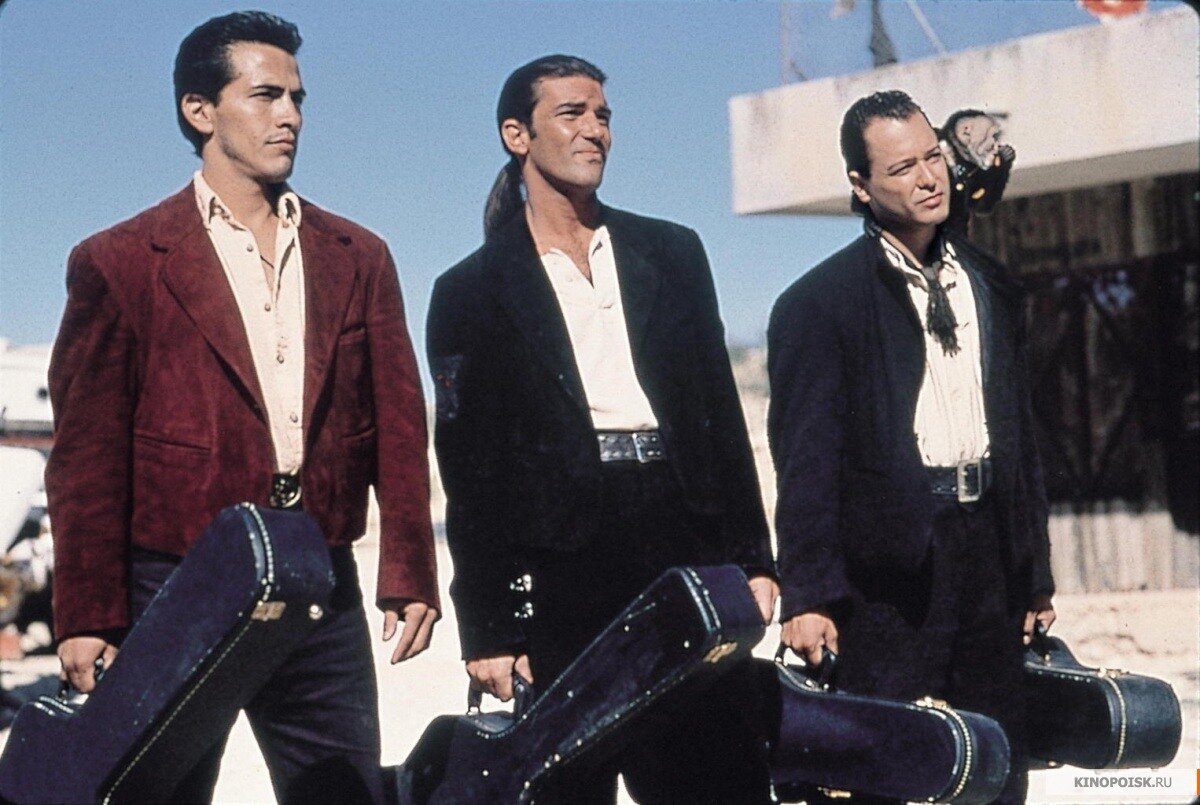 Кадр из к/ф «Отчаянный», 1995 г.  shkolazhizni.ru