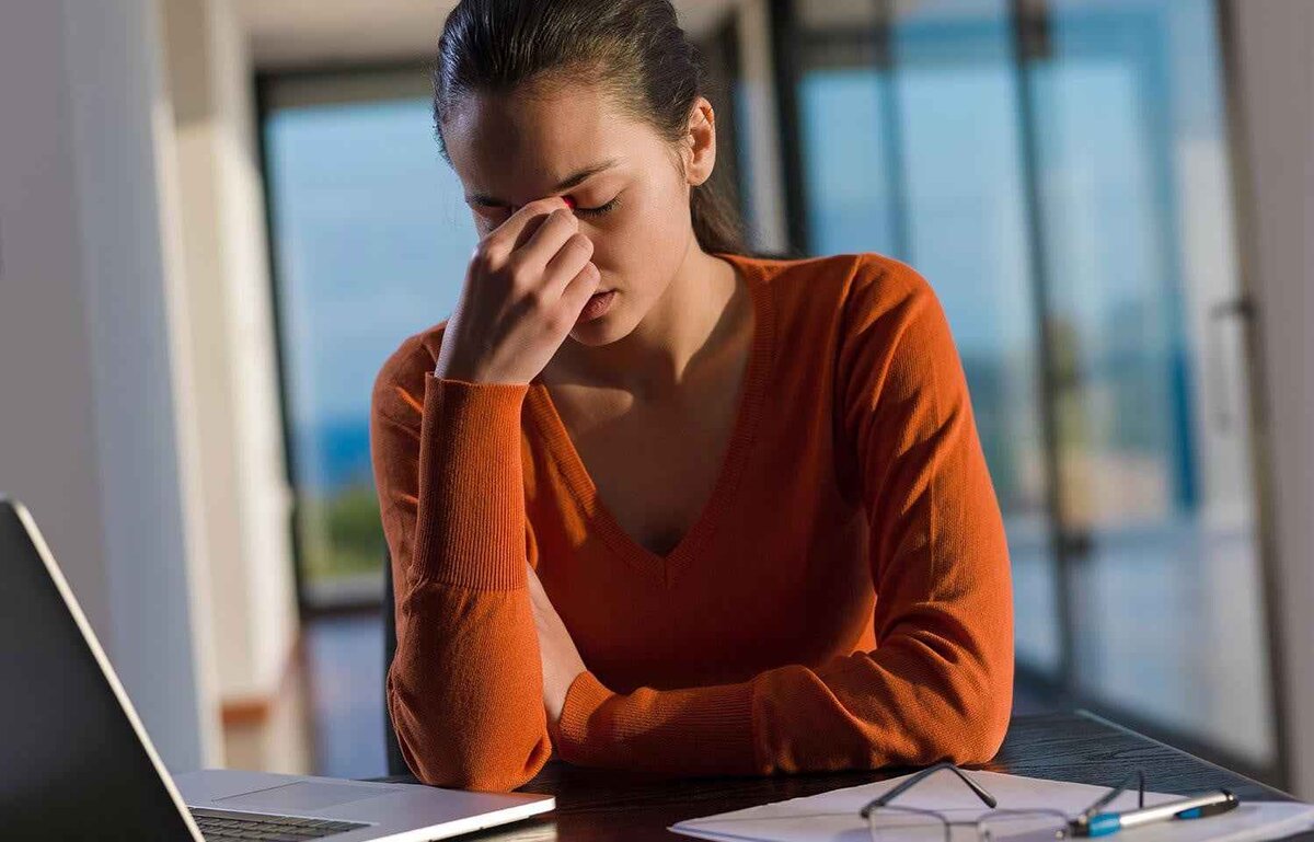 Нарушения могут проявляться и у молодых людей // Фото: zdorov-today.ru