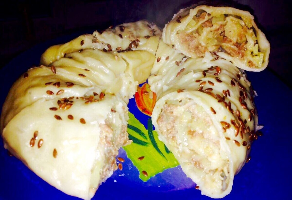 На фото готовый Ханум с мясом и картошкой.