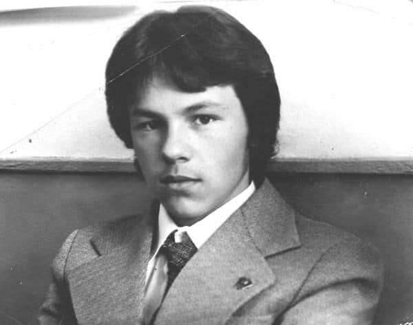 На фото молодой Андрей Мартынов