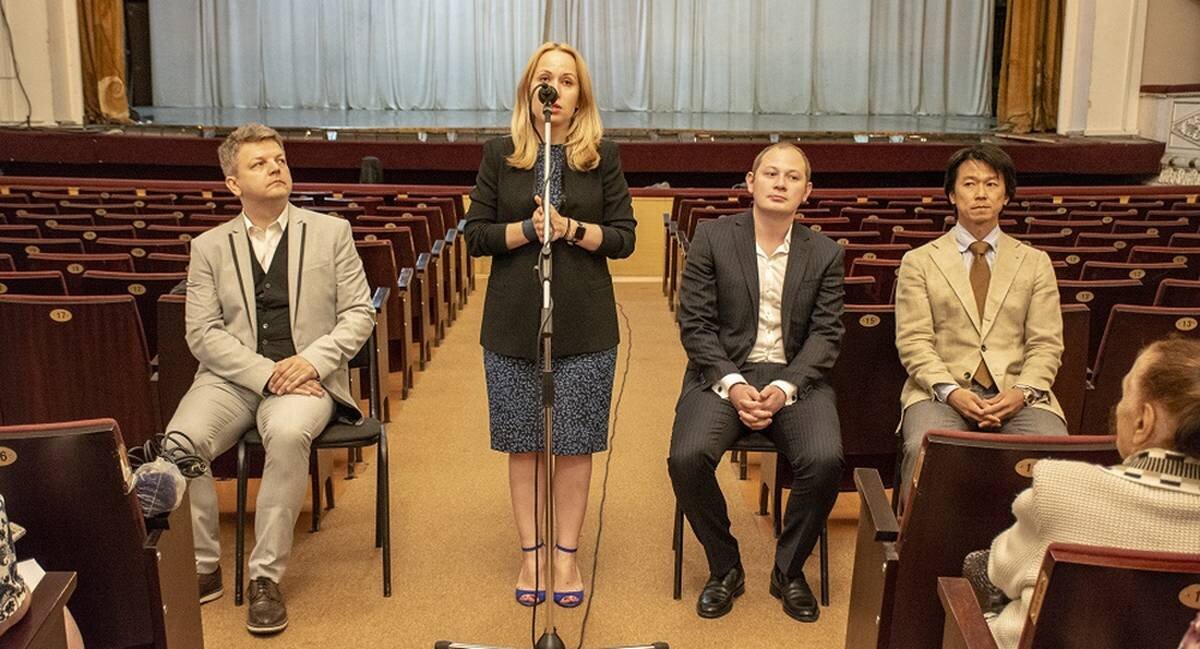 Слева направо: Александр Топлов, министр культуры Нижегородской области Надежда Преподобная, Дмитрий Белянушкин, Морихиро Ивата. Фото с сайта нижегородского театра оперы и балета.