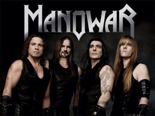 Американскую группу с воинственным названием Manowar (сокращение от Man of War) неслучайно называют классикой хеви-метала (англ. heavy metal). Музыканты из провинциального городка Оберн собрались вместе еще в 1980 году – в то время, когда традиционный хеви-метал только начинал восхождение к вершине своей популярности. «Короли металла», как часто именуют себя сами участники коллектива, с первой же репетиции взяли курс на так называемый «истинный металл», и, надо сказать, по сей день придерживаются выбранного пути. Вместе с коллегами по цеху – такими гигантами, как Iron Maiden, Judas Priest и Accept, Manowar составляет костяк основателей направления. 
В первоначальный состав формации вошли три музыканта: гитарист Росс «Босс» Фридмен (Ross «The Boss» Friedman), басист Джои ДиМайо (Joey DeMaio) и вокалист Эрик Адамс (Eric Adams). Как говориться, все трое оказались в нужное время в нужном месте. Гитаристы безупречно владели своими инструментами, создавая плотное, металлическое звучание, а фронтмен на полную мощность демонстрировал свои великолепные вокальные данные. Этот голос вскоре стал узнаваем не только среди слушателей локальных радиостанций, но и во всем хеви-металическом сообществе.

Дебютный альбом Manowar «Battle Hymns» вышел в 1982 году, но, как это часто бывает, не снискал должной славы. В музыкальном плане это был пока еще хард-рок, напоминающий в большей степени Black Sabbath и Deep Purple, а не тот эпический металл, который позднее стали исполнять эти суровые американские парни с накачанными мышцами.

Начиная со второго альбома «Into Glory Ride», вышедшего в 1983 году, мир наконец-то узнал о Manowar. Музыканты обрели свое неповторимое звучание и принялись покорять страны и континенты. Началось все, правда, не с мирового турне, а с банальной критики в адрес коллег по американскому металлическому цеху, которые якобы исполняют «фальшивый метал».

Великобритания в те годы, в плане хеви-метала выглядела куда интереснее, чем США. И Manowar отправляются на гастроли в Туманный Альбион, где находят действительно благодарную аудиторию. Фэнтезийная тематика текстов, мечи, шкуры, викинги и тому подобная атрибутика мгновенно прижилась в Старом Свете. Спустя год после гастролей, в знак благодарности за теплый прием, Manowar выпускают альбом «Hail to England» (рус. Да здравствует Англия!). В этом же 1984 году группа попадает в Книгу рекордов Гинесса за самое громкое выступление в истории рок-музыки.

Благодаря сильным инструменталистам и мощнейшему вокалу Эрика Адамса, Manowar считается также одними из родоначальников скоростного металла (англ. speed metal) и пауэр-метал (англ. power metal). И с этим нельзя не согласиться. Manowar действительно оказали большое влияние на развитие целого ряда подстилей в металлическом роке, за что честь им и хвала.

С выходом в 1987 году диска «Fighting the World», в звучании коллектива появились отчетливые коммерческие нотки, однако группа вовсе не собиралась изменять своим идеалам. Будучи идеологами «металлических идей», музыканты Manowar год спустя выпускают один из своих самых известных и наиболее раскупаемых альбомов с красноречивым названием «Kings of Metal».

После такого триумфа в коллективе начались традиционные дрязги, в результате которых из группы ушел гитарист Росс «Босс» Фридмен и барабанщик Скотт Коламбус (Scott Columbus), игравший в Manowar, начиная со второго альбома. Новую работу обновленной формации поклонникам пришлось ждать целых четыре года. Но это оказалось оправдано. Диск «The Triumph of Steel» превзошел все ожидания слушателей и критиков. Особое внимание привлекла к себе абсолютно нехарактерная для хеви-метала 28-минутная эпическая композиция «Achilles, Agony and Ecstasy», открывающая альбом.

Последующие работы Manowar стали появляться в продаже не так часто, как этого хотелось бы их поклонникам. Зато концертная деятельность коллектива всегда оставалась на высоте: кому придется не по душе красочное шоу с множеством световых и пиротехнических эффектов, традиционные для группы мечи, кожаные одежды, культ силы, храбрости и мужества в борьбе с мнимыми врагами, напористый металл совмещенный с лирическими балладами и гимнами?

С выходом в 2007 году диска «Gods of War» Manowar начали выпуск серии концептуальных альбомов, посвященных излюбленной мифологической тематике. В этом альбоме в звучании американских металлических традиционалистов появляются элементы симфонического металла (англ. symphonic metal). В 2010 Manowar решаются еще на один эксперимент – они перезаписывают свой дебютный альбом и выпускают его под названием «Battle Hymns MMXI».

Стоит отметить, что Manowar весьма любимы и почитаемы в России, где они уже несколько раз успели побывать за свою достаточно долгую музыкальную карьеру. 

Состав:
Eric Adams – lead vocals (1980–present), guitars (1980)
Joey DeMaio – bass, guitars, keyboards, classical guitar (1980–present)
Donnie Hamzik – drums, percussion (1981–1982, 2009–present)
Karl Logan – guitars, keyboards, classical guitar (1994–present)
Carl Canedy – drums, percussion (1980)
Ross "The Boss" Friedman – guitars (1980–1988)
Scott Columbus – drums, percussion (1983–1991, 1995–2008)
David Shankle – guitars (1989–1993)
Kenny Earl "Rhino" Edwards – drums, percussion (1992–1995, 2008)
Студийная дискография:
Battle Hymns, 1982
Into Glory Ride, 1983
Hail to England, 1984
Sign of the Hammer, 1984
Fighting the World, 1987
Kings of Metal, 1988
The Triumph of Steel, 1992
Louder Than Hell, 1996
Warriors of the World, 2002
Gods of War, 2007
The Lord of Steel, 2012