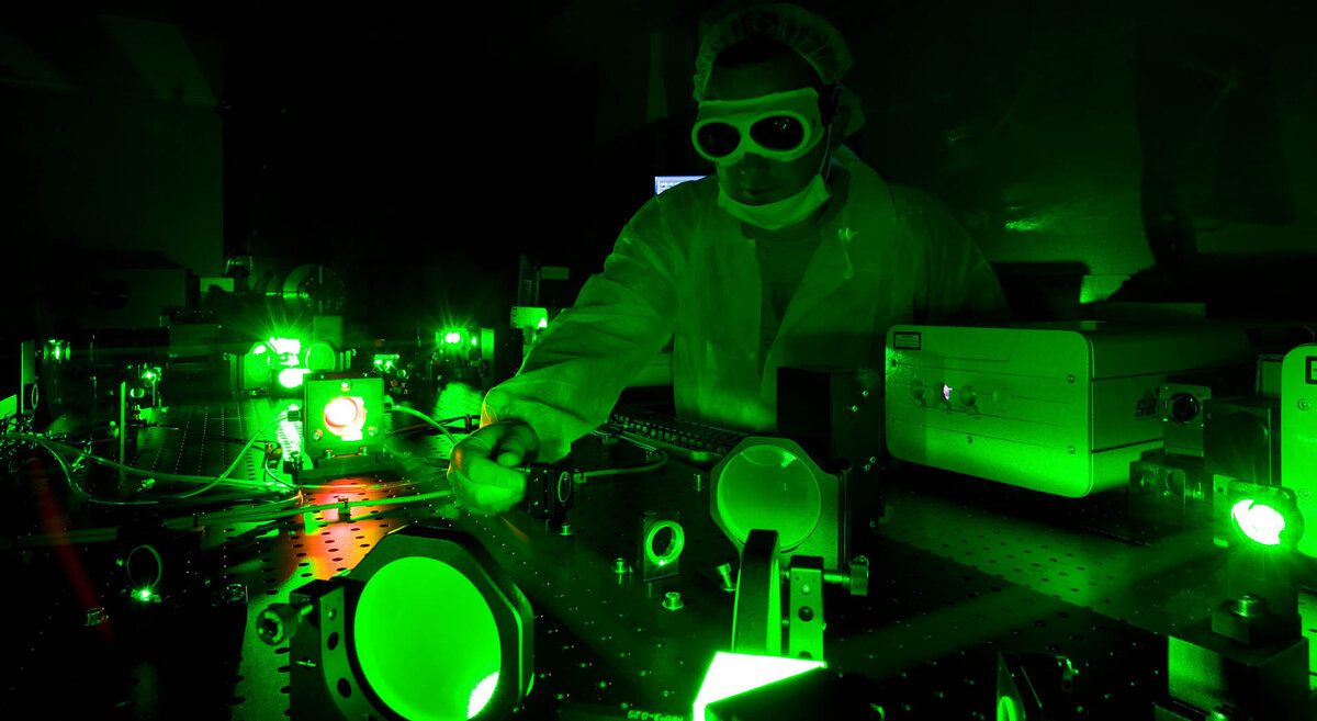 Источник: https://www.unl.edu/physics/lab.jpg