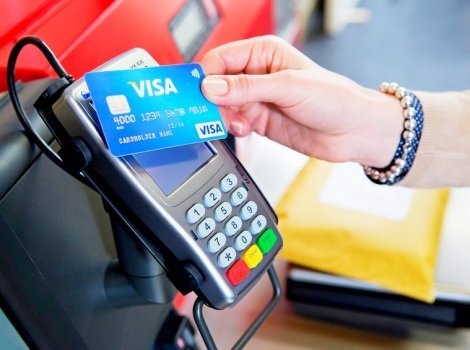 Согласно данным опроса, в котором приняло участие 890 человек, более 60% респондентов интересно воспользоваться услугой снятия наличных на кассе.