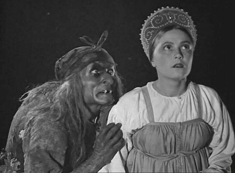 Георгий Милляр в роли Бабы Яги в фильмах"Василиса Прекрасная"; иллюстрации из открытых источников(Яндекс-Картинки)