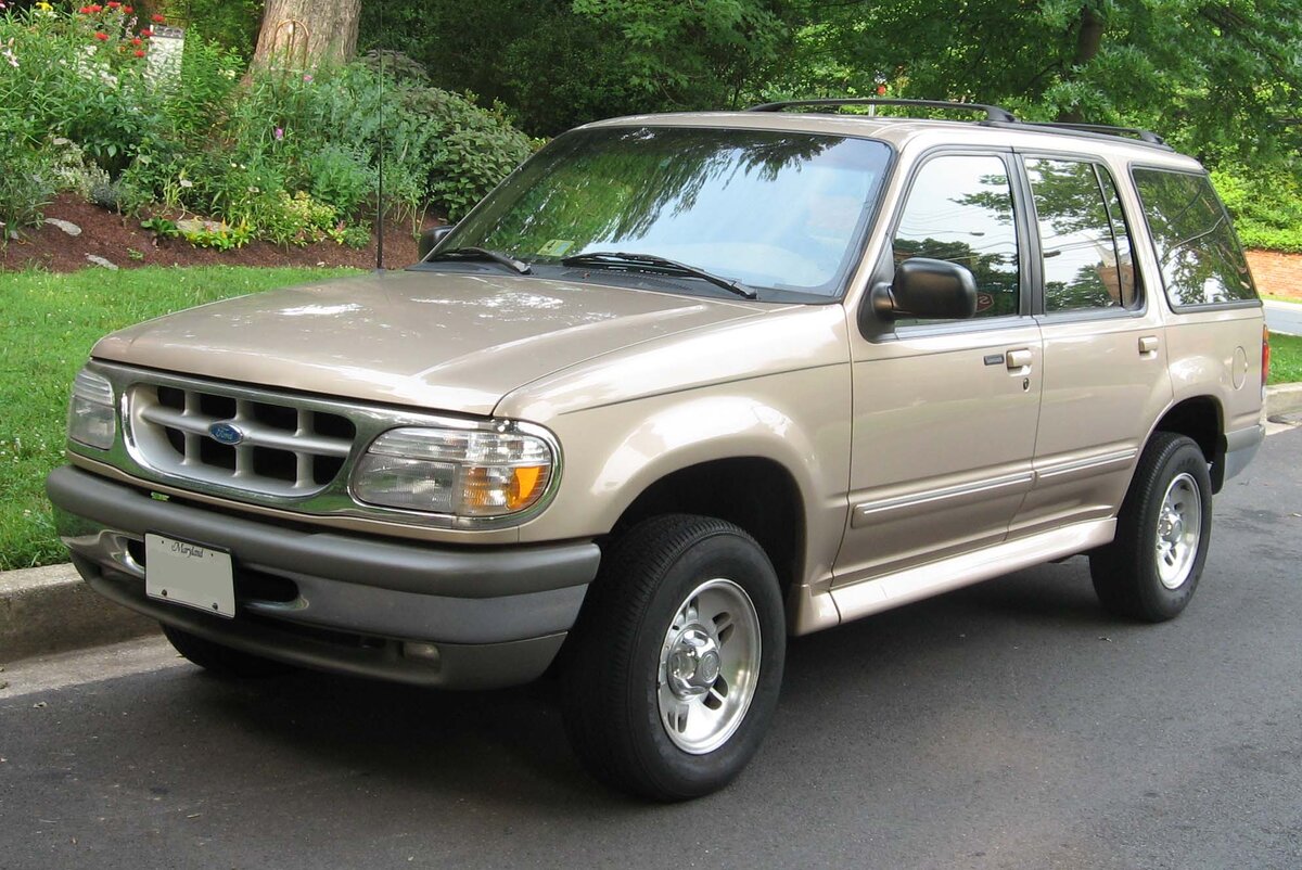 Explorer 2000 года