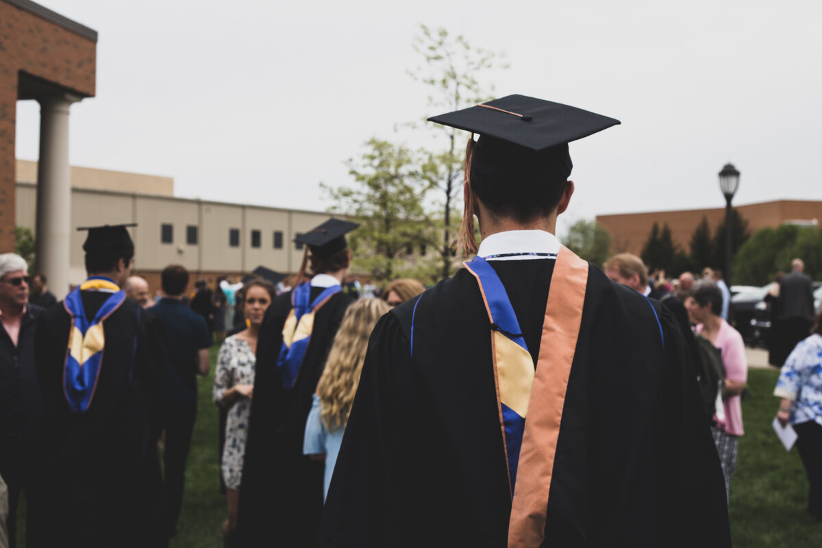 Students graduating from college these days may find it a challenge to land their first job. Here’s how to land your first job on your own. 