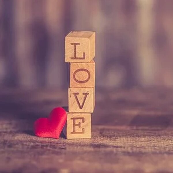 https://cdn.pixabay.com/photo/2018/01/18/20/43/love-3091214__340.jpg