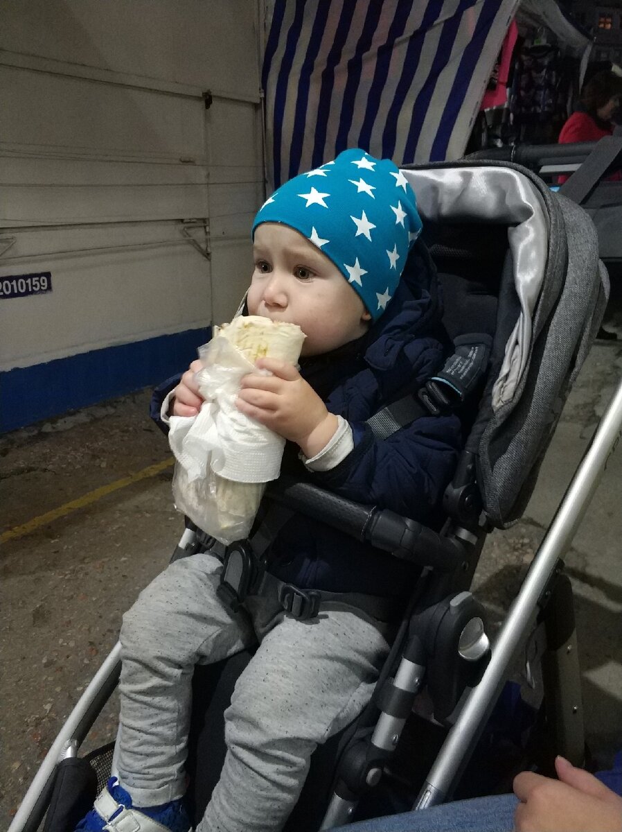 Его первая шаурма