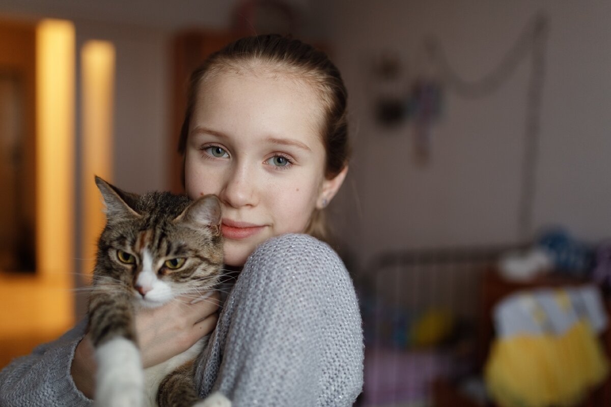 Фото из личного архива: Моя дочка Стася и кошка Ася