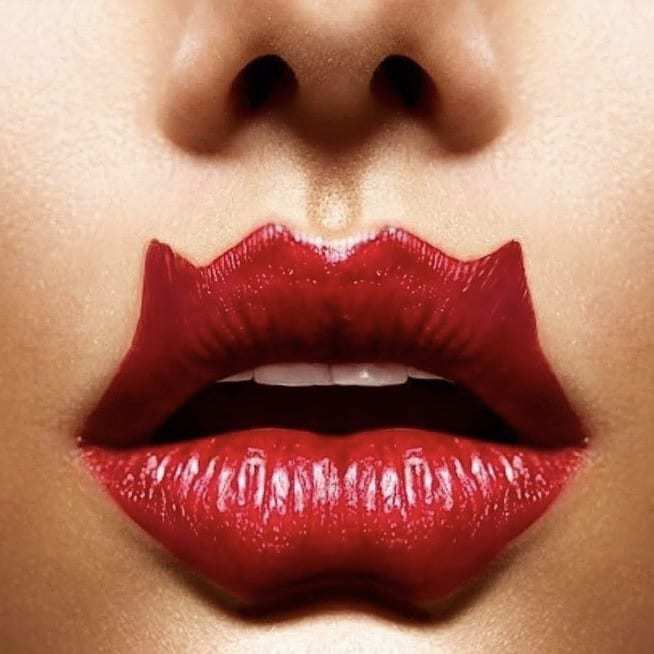 Губы дьявола. Фото с ЯндексКартинки.