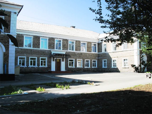 Снова инцидент произошел во вполне красивенькой школе. Почему?..