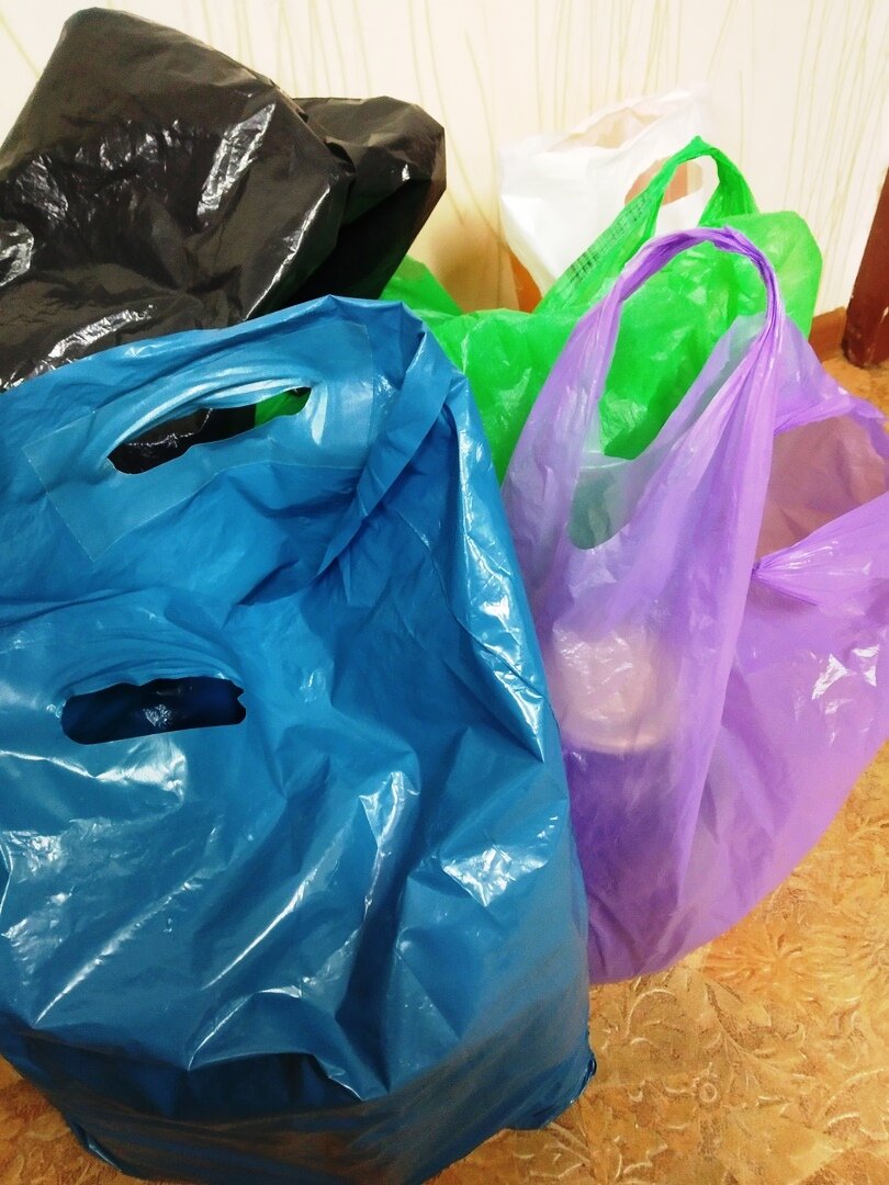 Изначально их было больше, штук 9, что ли. Просто пришлось сразу разбирать и убирать все. 