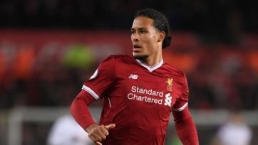 Английскую Премьер-лигу – турнир, который по праву многие любители футбола считают сильнейшим в современном футбольном мире – в 2010-х годах выиграть было крайне непросто. На этот период пришелся спад великого «Манчестер Юнайтед» Алекса Фергюсона, приход на трон «Манчестер Сити», демонстрация силы «Челси», а также сенсационная случайность/закономерность в виде чемпионства «Лестера». Лишь четыре эти команды становились победителями АПЛ в 2010-х. Неудивительно, что именно их футболисты и составили основу нашей версии сборной АПЛ в 2010-х…
