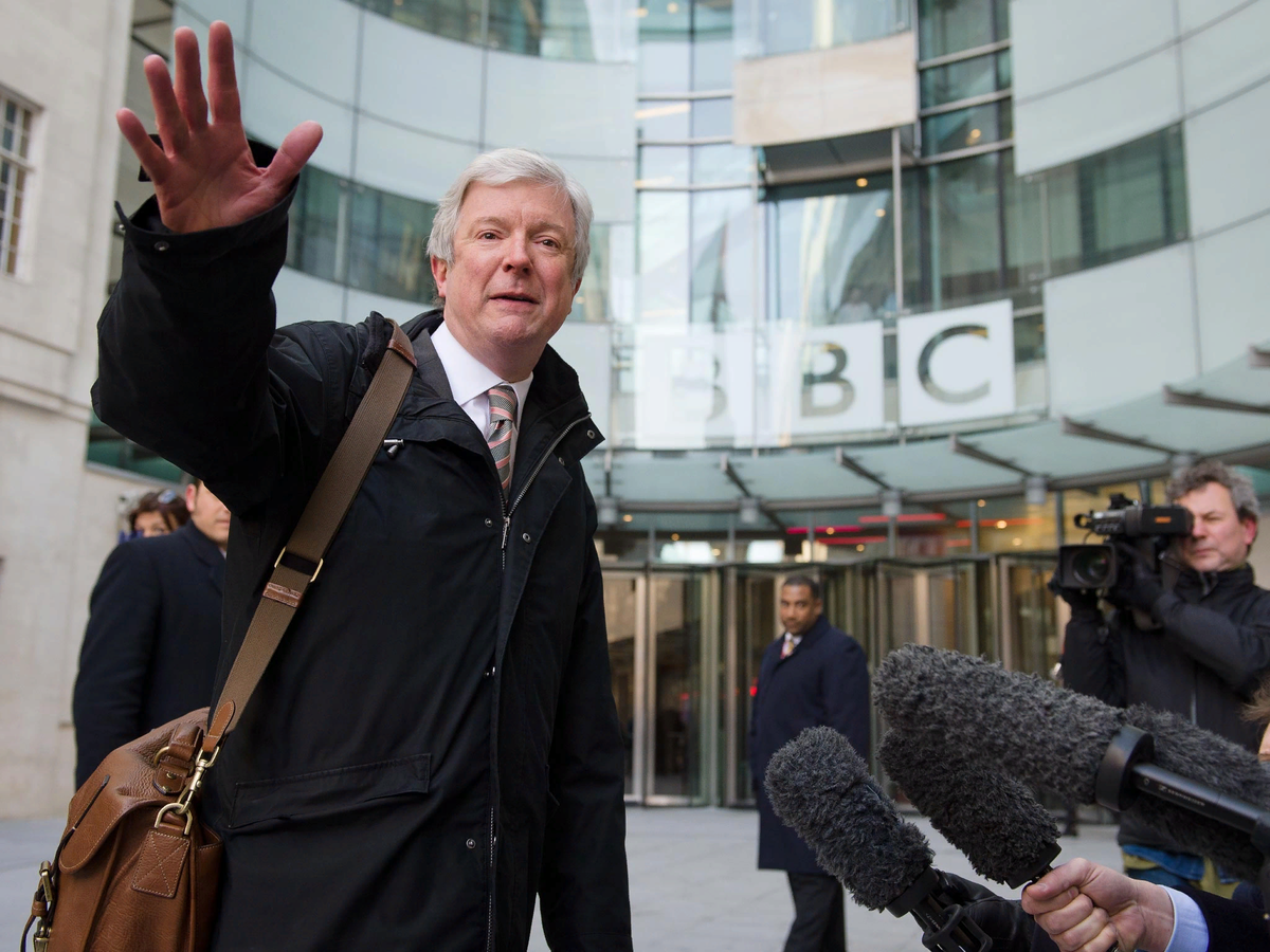 Новости bbc студия. Bbc основатель. Bbc ведущие новостей. Бибиси ньюс. Телевидение великобритании.