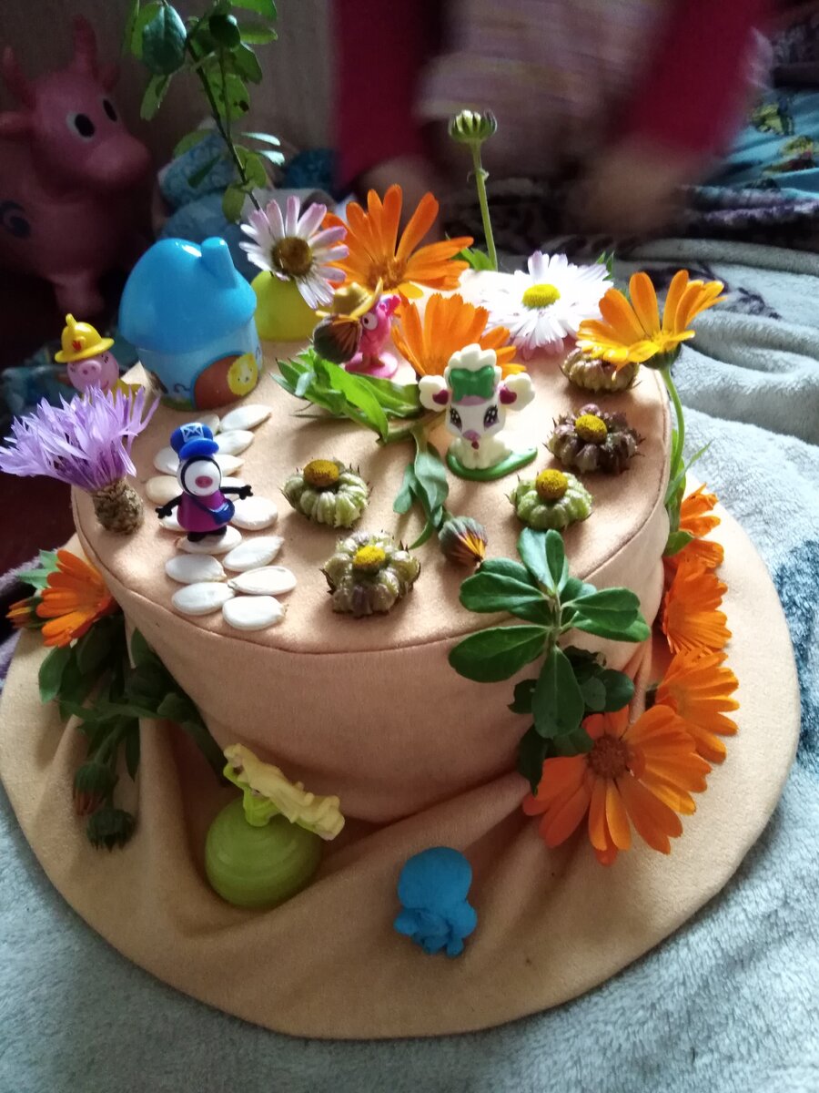 И к моему удевлению получилась кажись не плохо, а вам как. Если нравиться ставит класс. 