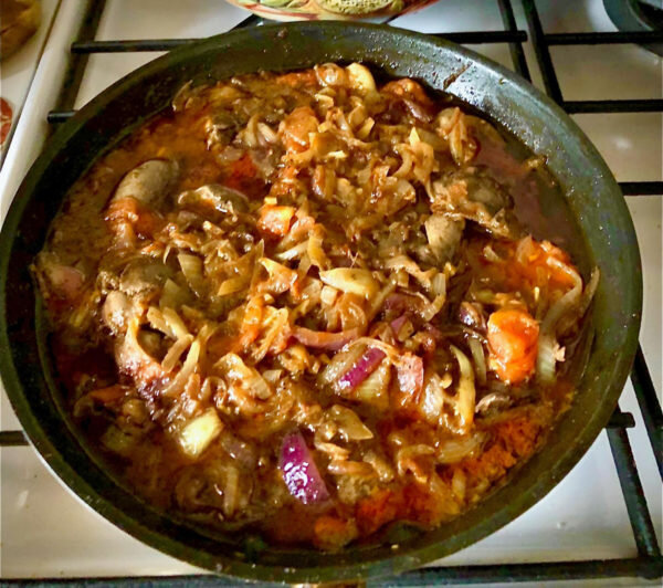 Вкусная куриная печеночка готова к употреблению