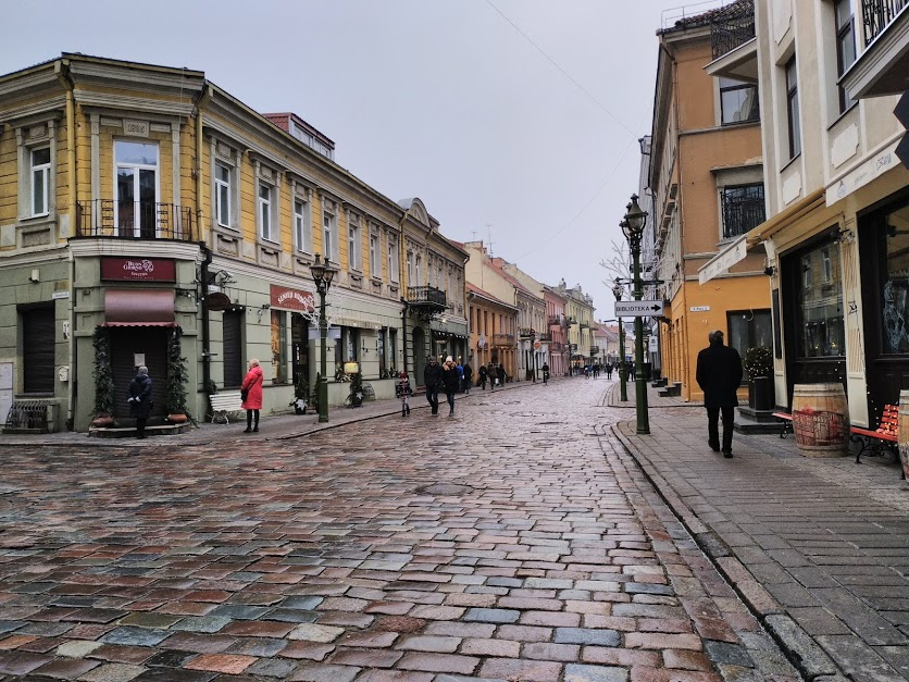 В Вильнюсе лично я была 4 раза. Город, конечно, атмосферный, но порядком надоел.
