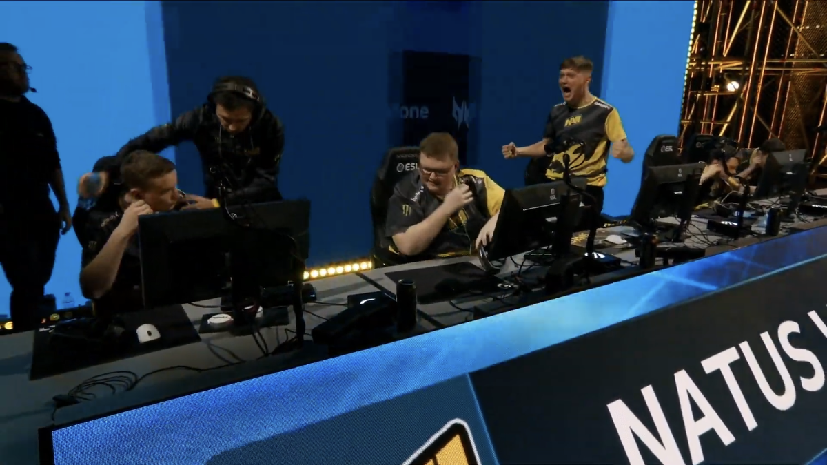 Историческая победа Natus Vincere.