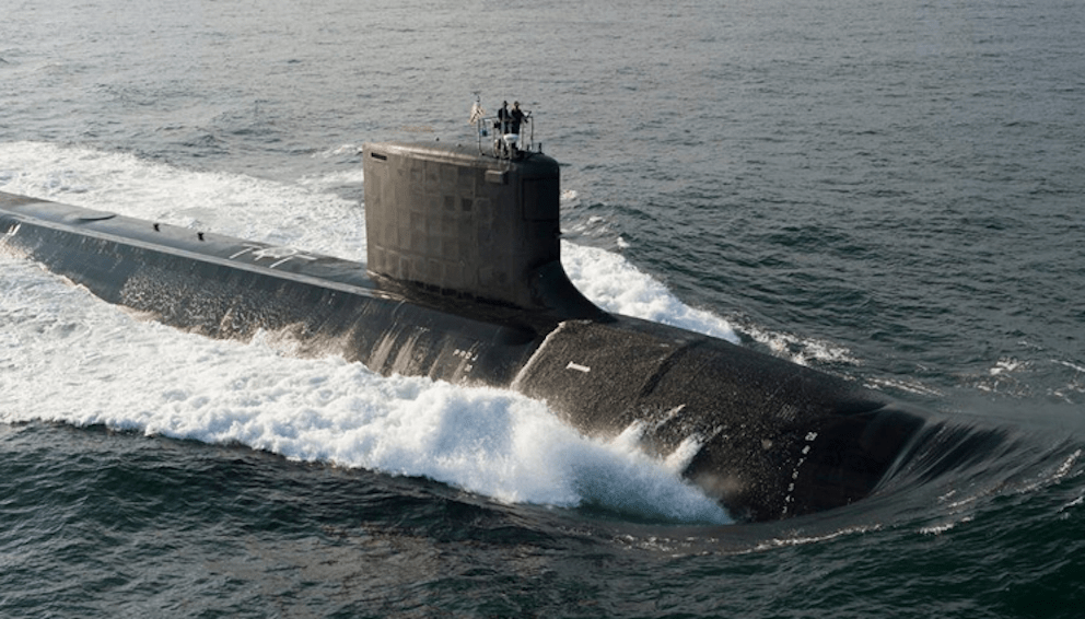 UUV (беспилотный подводный аппарат) будет размещен на подводной лодки ВМС США, извлечен из нее и запущен к цели, заявили официальные лица. 