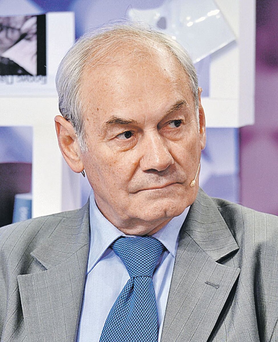 Леонид Григорьевич Ивашов  является советским и российским военным и общественным деятелем.