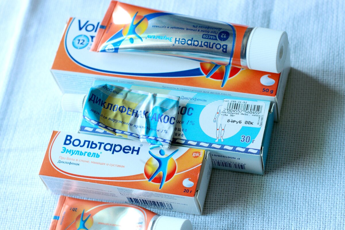 У дорогого средства и коробочка ярче, и сам тубус