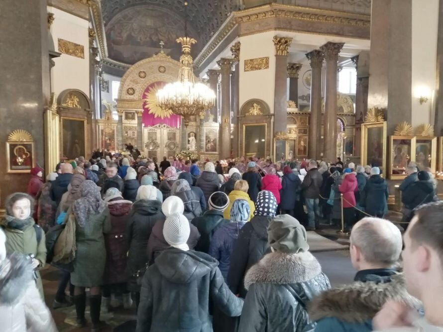 Очередь к мощам Иоанна Крестителя в Санкт-Петербурге. Фото из открытых источников