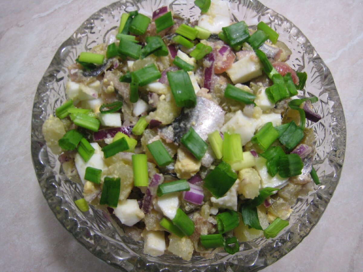Салат с килькой — рецепт с фото