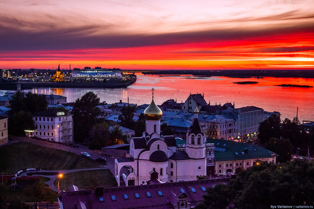 закат в нижнем фото